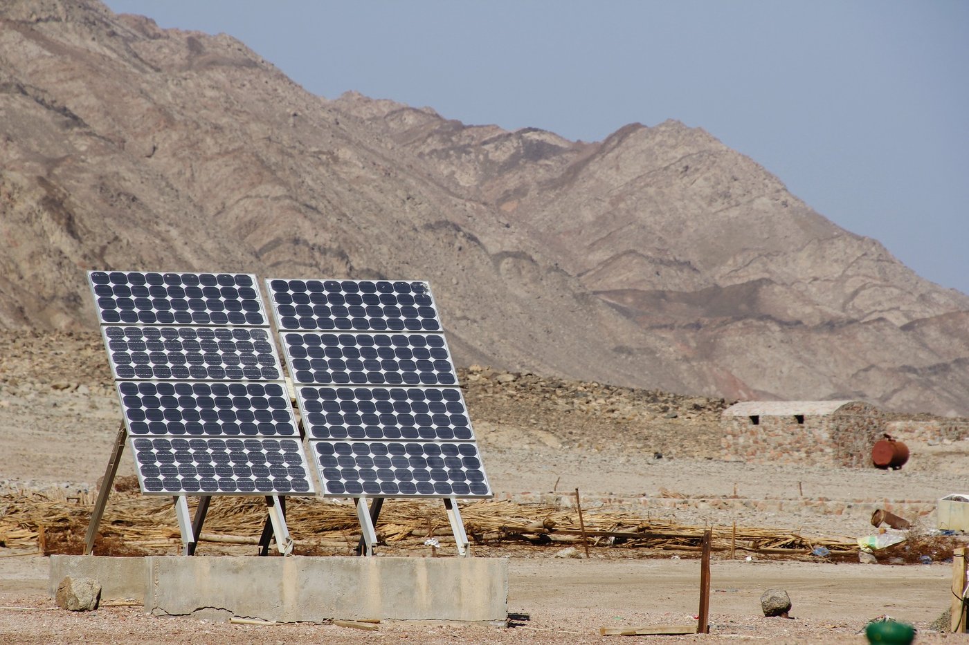 Solar PV in desert