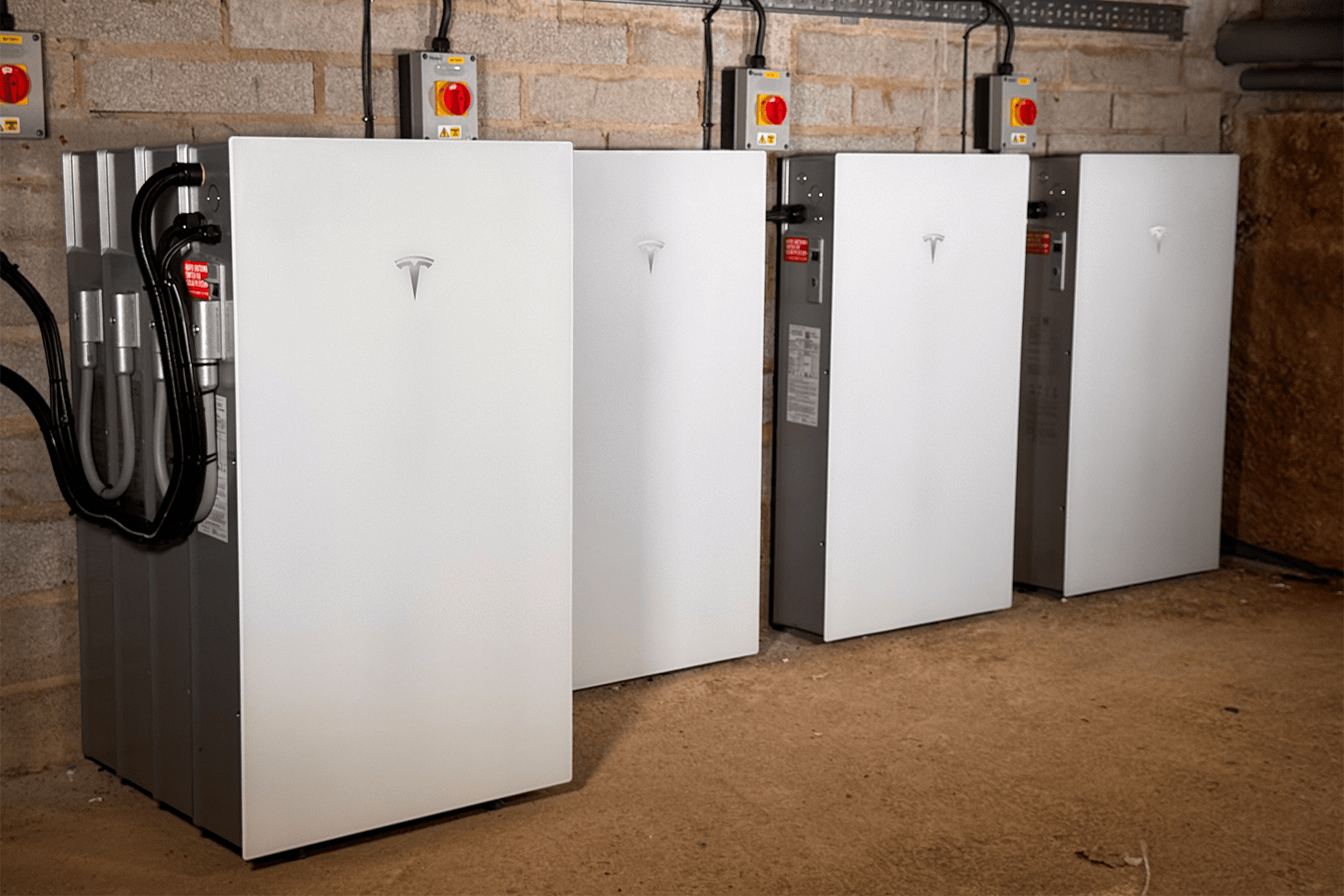 Aylesbury, Buckinghamshire - 305 kWh (Apr '25)